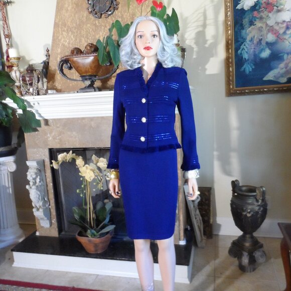 New St. John Evening Royal Blue Knit Skrt Suit w/Pailettes Embellishment Size 2 - Picture 3 of 16